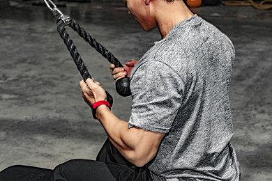 人体画符？与鬼同床？也许你想要的，《水鬼》里就有